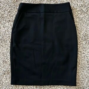 ⭐️ EXPRESS Pencil Skirt with small Slit in back ⭐️